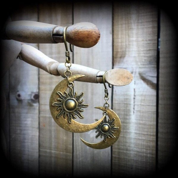 Esoteric sun and moon earrings-Ear hangers Hot on Sale